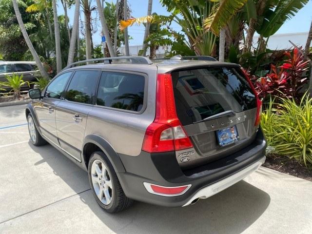2009 Oyster Grey Metallic /Off Black Volvo XC70 3.0T AWD WAGON LOW MILES 78,683 (YV4BZ992X91) with an 3.0L DOHC 24-Valve Turbocharged I6 Engine engine, Automatic transmission, located at 4701 North Dixie Hwy, Pompano Beach, FL, 33064, (954) 422-2889, 26.240938, -80.123474 - OUR WEBPAGE FLORIDACARS1.COM HAS OVER 100 PHOTOS AND FREE CARFAX LINK 2009 Volvo XC70 T6 4WD 4 Door Wagon/Sport Utility 3.0L I6 F DOHC 24V Gasoline 22 MPG All Wheel Drive Features 4WD/AWD ABS Brakes Air Conditioning Alloy Wheels AM/FM Stereo Automatic Transmission Auxiliary Audio Input Bluetooth Tec- Photo#33