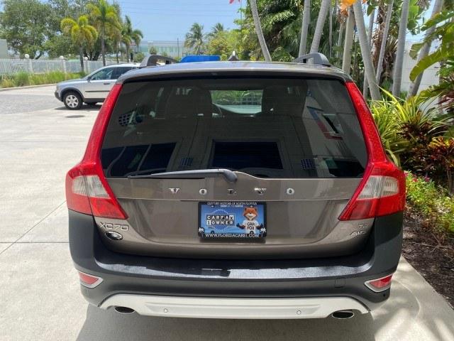 2009 Oyster Grey Metallic /Off Black Volvo XC70 3.0T AWD WAGON LOW MILES 78,683 (YV4BZ992X91) with an 3.0L DOHC 24-Valve Turbocharged I6 Engine engine, Automatic transmission, located at 4701 North Dixie Hwy, Pompano Beach, FL, 33064, (954) 422-2889, 26.240938, -80.123474 - OUR WEBPAGE FLORIDACARS1.COM HAS OVER 100 PHOTOS AND FREE CARFAX LINK 2009 Volvo XC70 T6 4WD 4 Door Wagon/Sport Utility 3.0L I6 F DOHC 24V Gasoline 22 MPG All Wheel Drive Features 4WD/AWD ABS Brakes Air Conditioning Alloy Wheels AM/FM Stereo Automatic Transmission Auxiliary Audio Input Bluetooth Tec- Photo#35