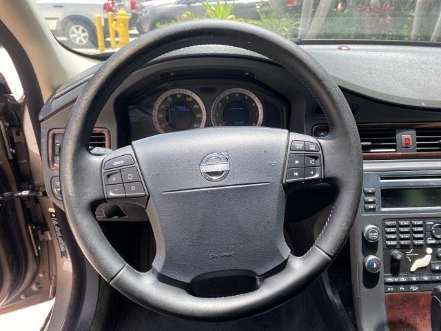 2009 Oyster Grey Metallic /Off Black Volvo XC70 3.0T AWD WAGON LOW MILES 78,683 (YV4BZ992X91) with an 3.0L DOHC 24-Valve Turbocharged I6 Engine engine, Automatic transmission, located at 4701 North Dixie Hwy, Pompano Beach, FL, 33064, (954) 422-2889, 26.240938, -80.123474 - OUR WEBPAGE FLORIDACARS1.COM HAS OVER 100 PHOTOS AND FREE CARFAX LINK 2009 Volvo XC70 T6 4WD 4 Door Wagon/Sport Utility 3.0L I6 F DOHC 24V Gasoline 22 MPG All Wheel Drive Features 4WD/AWD ABS Brakes Air Conditioning Alloy Wheels AM/FM Stereo Automatic Transmission Auxiliary Audio Input Bluetooth Tec- Photo#49