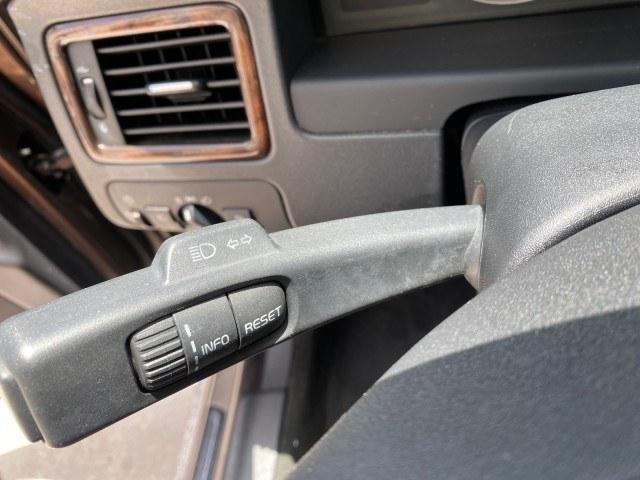 2009 Oyster Grey Metallic /Off Black Volvo XC70 3.0T AWD WAGON LOW MILES 78,683 (YV4BZ992X91) with an 3.0L DOHC 24-Valve Turbocharged I6 Engine engine, Automatic transmission, located at 4701 North Dixie Hwy, Pompano Beach, FL, 33064, (954) 422-2889, 26.240938, -80.123474 - OUR WEBPAGE FLORIDACARS1.COM HAS OVER 100 PHOTOS AND FREE CARFAX LINK 2009 Volvo XC70 T6 4WD 4 Door Wagon/Sport Utility 3.0L I6 F DOHC 24V Gasoline 22 MPG All Wheel Drive Features 4WD/AWD ABS Brakes Air Conditioning Alloy Wheels AM/FM Stereo Automatic Transmission Auxiliary Audio Input Bluetooth Tec- Photo#53
