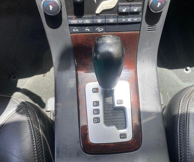 2009 Oyster Grey Metallic /Off Black Volvo XC70 3.0T AWD WAGON LOW MILES 78,683 (YV4BZ992X91) with an 3.0L DOHC 24-Valve Turbocharged I6 Engine engine, Automatic transmission, located at 4701 North Dixie Hwy, Pompano Beach, FL, 33064, (954) 422-2889, 26.240938, -80.123474 - OUR WEBPAGE FLORIDACARS1.COM HAS OVER 100 PHOTOS AND FREE CARFAX LINK 2009 Volvo XC70 T6 4WD 4 Door Wagon/Sport Utility 3.0L I6 F DOHC 24V Gasoline 22 MPG All Wheel Drive Features 4WD/AWD ABS Brakes Air Conditioning Alloy Wheels AM/FM Stereo Automatic Transmission Auxiliary Audio Input Bluetooth Tec- Photo#61