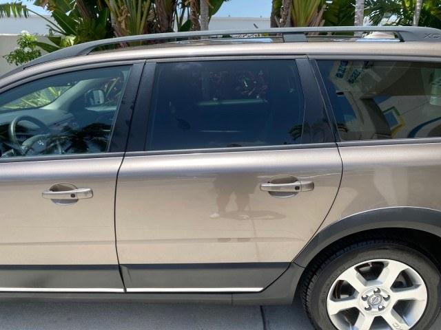 2009 Oyster Grey Metallic /Off Black Volvo XC70 3.0T AWD WAGON LOW MILES 78,683 (YV4BZ992X91) with an 3.0L DOHC 24-Valve Turbocharged I6 Engine engine, Automatic transmission, located at 4701 North Dixie Hwy, Pompano Beach, FL, 33064, (954) 422-2889, 26.240938, -80.123474 - OUR WEBPAGE FLORIDACARS1.COM HAS OVER 100 PHOTOS AND FREE CARFAX LINK 2009 Volvo XC70 T6 4WD 4 Door Wagon/Sport Utility 3.0L I6 F DOHC 24V Gasoline 22 MPG All Wheel Drive Features 4WD/AWD ABS Brakes Air Conditioning Alloy Wheels AM/FM Stereo Automatic Transmission Auxiliary Audio Input Bluetooth Tec- Photo#74