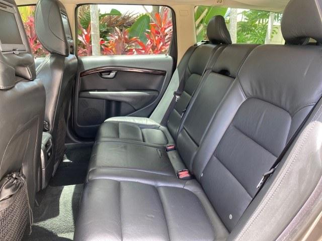 2009 Oyster Grey Metallic /Off Black Volvo XC70 3.0T AWD WAGON LOW MILES 78,683 (YV4BZ992X91) with an 3.0L DOHC 24-Valve Turbocharged I6 Engine engine, Automatic transmission, located at 4701 North Dixie Hwy, Pompano Beach, FL, 33064, (954) 422-2889, 26.240938, -80.123474 - OUR WEBPAGE FLORIDACARS1.COM HAS OVER 100 PHOTOS AND FREE CARFAX LINK 2009 Volvo XC70 T6 4WD 4 Door Wagon/Sport Utility 3.0L I6 F DOHC 24V Gasoline 22 MPG All Wheel Drive Features 4WD/AWD ABS Brakes Air Conditioning Alloy Wheels AM/FM Stereo Automatic Transmission Auxiliary Audio Input Bluetooth Tec- Photo#77