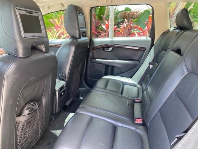 2009 Oyster Grey Metallic /Off Black Volvo XC70 3.0T AWD WAGON LOW MILES 78,683 (YV4BZ992X91) with an 3.0L DOHC 24-Valve Turbocharged I6 Engine engine, Automatic transmission, located at 4701 North Dixie Hwy, Pompano Beach, FL, 33064, (954) 422-2889, 26.240938, -80.123474 - OUR WEBPAGE FLORIDACARS1.COM HAS OVER 100 PHOTOS AND FREE CARFAX LINK 2009 Volvo XC70 T6 4WD 4 Door Wagon/Sport Utility 3.0L I6 F DOHC 24V Gasoline 22 MPG All Wheel Drive Features 4WD/AWD ABS Brakes Air Conditioning Alloy Wheels AM/FM Stereo Automatic Transmission Auxiliary Audio Input Bluetooth Tec- Photo#80