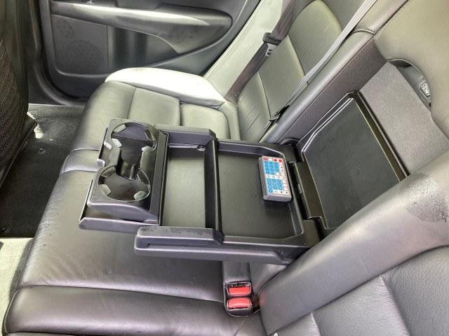2009 Oyster Grey Metallic /Off Black Volvo XC70 3.0T AWD WAGON LOW MILES 78,683 (YV4BZ992X91) with an 3.0L DOHC 24-Valve Turbocharged I6 Engine engine, Automatic transmission, located at 4701 North Dixie Hwy, Pompano Beach, FL, 33064, (954) 422-2889, 26.240938, -80.123474 - OUR WEBPAGE FLORIDACARS1.COM HAS OVER 100 PHOTOS AND FREE CARFAX LINK 2009 Volvo XC70 T6 4WD 4 Door Wagon/Sport Utility 3.0L I6 F DOHC 24V Gasoline 22 MPG All Wheel Drive Features 4WD/AWD ABS Brakes Air Conditioning Alloy Wheels AM/FM Stereo Automatic Transmission Auxiliary Audio Input Bluetooth Tec- Photo#90