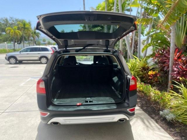 2009 Oyster Grey Metallic /Off Black Volvo XC70 3.0T AWD WAGON LOW MILES 78,683 (YV4BZ992X91) with an 3.0L DOHC 24-Valve Turbocharged I6 Engine engine, Automatic transmission, located at 4701 North Dixie Hwy, Pompano Beach, FL, 33064, (954) 422-2889, 26.240938, -80.123474 - OUR WEBPAGE FLORIDACARS1.COM HAS OVER 100 PHOTOS AND FREE CARFAX LINK 2009 Volvo XC70 T6 4WD 4 Door Wagon/Sport Utility 3.0L I6 F DOHC 24V Gasoline 22 MPG All Wheel Drive Features 4WD/AWD ABS Brakes Air Conditioning Alloy Wheels AM/FM Stereo Automatic Transmission Auxiliary Audio Input Bluetooth Tec- Photo#99