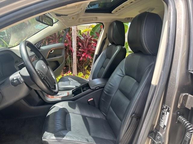 2009 Oyster Grey Metallic /Off Black Volvo XC70 3.0T AWD WAGON LOW MILES 78,683 (YV4BZ992X91) with an 3.0L DOHC 24-Valve Turbocharged I6 Engine engine, Automatic transmission, located at 4701 North Dixie Hwy, Pompano Beach, FL, 33064, (954) 422-2889, 26.240938, -80.123474 - OUR WEBPAGE FLORIDACARS1.COM HAS OVER 100 PHOTOS AND FREE CARFAX LINK 2009 Volvo XC70 T6 4WD 4 Door Wagon/Sport Utility 3.0L I6 F DOHC 24V Gasoline 22 MPG All Wheel Drive Features 4WD/AWD ABS Brakes Air Conditioning Alloy Wheels AM/FM Stereo Automatic Transmission Auxiliary Audio Input Bluetooth Tec- Photo#10
