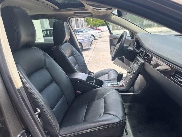 2009 Oyster Grey Metallic /Off Black Volvo XC70 3.0T AWD WAGON LOW MILES 78,683 (YV4BZ992X91) with an 3.0L DOHC 24-Valve Turbocharged I6 Engine engine, Automatic transmission, located at 4701 North Dixie Hwy, Pompano Beach, FL, 33064, (954) 422-2889, 26.240938, -80.123474 - OUR WEBPAGE FLORIDACARS1.COM HAS OVER 100 PHOTOS AND FREE CARFAX LINK 2009 Volvo XC70 T6 4WD 4 Door Wagon/Sport Utility 3.0L I6 F DOHC 24V Gasoline 22 MPG All Wheel Drive Features 4WD/AWD ABS Brakes Air Conditioning Alloy Wheels AM/FM Stereo Automatic Transmission Auxiliary Audio Input Bluetooth Tec- Photo#12