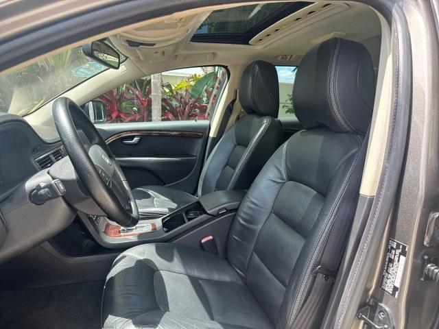2009 Oyster Grey Metallic /Off Black Volvo XC70 3.0T AWD WAGON LOW MILES 78,683 (YV4BZ992X91) with an 3.0L DOHC 24-Valve Turbocharged I6 Engine engine, Automatic transmission, located at 4701 North Dixie Hwy, Pompano Beach, FL, 33064, (954) 422-2889, 26.240938, -80.123474 - OUR WEBPAGE FLORIDACARS1.COM HAS OVER 100 PHOTOS AND FREE CARFAX LINK 2009 Volvo XC70 T6 4WD 4 Door Wagon/Sport Utility 3.0L I6 F DOHC 24V Gasoline 22 MPG All Wheel Drive Features 4WD/AWD ABS Brakes Air Conditioning Alloy Wheels AM/FM Stereo Automatic Transmission Auxiliary Audio Input Bluetooth Tec- Photo#43