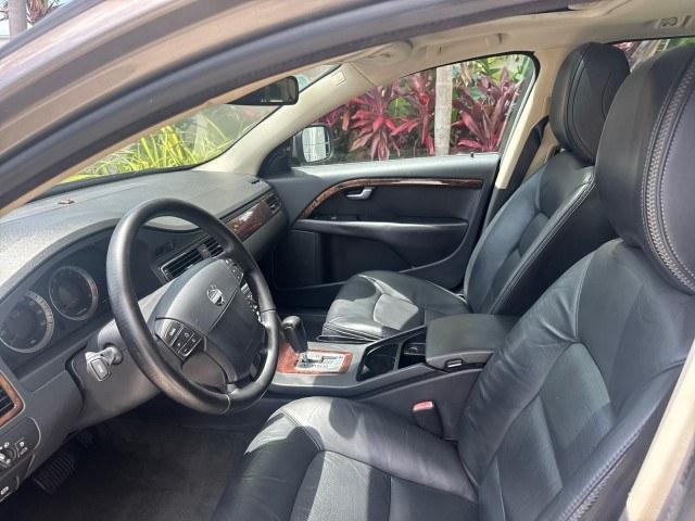 2009 Oyster Grey Metallic /Off Black Volvo XC70 3.0T AWD WAGON LOW MILES 78,683 (YV4BZ992X91) with an 3.0L DOHC 24-Valve Turbocharged I6 Engine engine, Automatic transmission, located at 4701 North Dixie Hwy, Pompano Beach, FL, 33064, (954) 422-2889, 26.240938, -80.123474 - OUR WEBPAGE FLORIDACARS1.COM HAS OVER 100 PHOTOS AND FREE CARFAX LINK 2009 Volvo XC70 T6 4WD 4 Door Wagon/Sport Utility 3.0L I6 F DOHC 24V Gasoline 22 MPG All Wheel Drive Features 4WD/AWD ABS Brakes Air Conditioning Alloy Wheels AM/FM Stereo Automatic Transmission Auxiliary Audio Input Bluetooth Tec- Photo#45