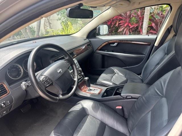 2009 Oyster Grey Metallic /Off Black Volvo XC70 3.0T AWD WAGON LOW MILES 78,683 (YV4BZ992X91) with an 3.0L DOHC 24-Valve Turbocharged I6 Engine engine, Automatic transmission, located at 4701 North Dixie Hwy, Pompano Beach, FL, 33064, (954) 422-2889, 26.240938, -80.123474 - OUR WEBPAGE FLORIDACARS1.COM HAS OVER 100 PHOTOS AND FREE CARFAX LINK 2009 Volvo XC70 T6 4WD 4 Door Wagon/Sport Utility 3.0L I6 F DOHC 24V Gasoline 22 MPG All Wheel Drive Features 4WD/AWD ABS Brakes Air Conditioning Alloy Wheels AM/FM Stereo Automatic Transmission Auxiliary Audio Input Bluetooth Tec- Photo#46