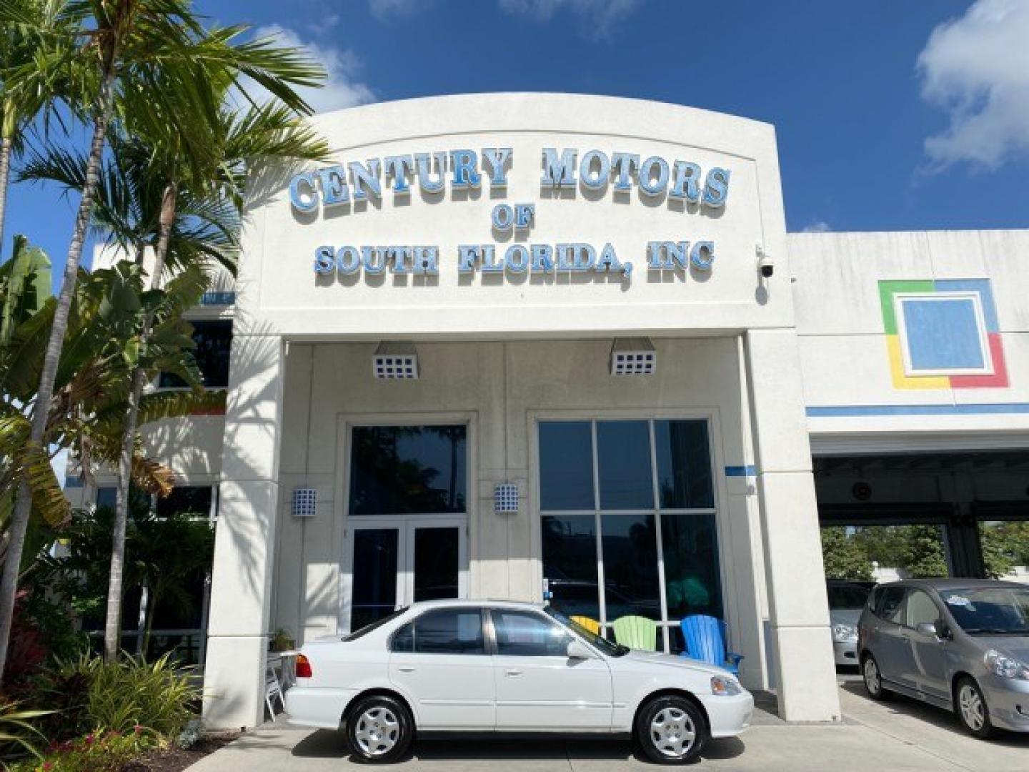 2000 Taffeta White /Gray Honda Civic EX LOW MILES 45,406 (1HGEJ8642YL) with an 1.6L SOHC VTEC 16-Valve I4 Engine engine, Automatic transmission, located at 4701 North Dixie Hwy, Pompano Beach, FL, 33064, (954) 422-2889, 26.240938, -80.123474 - OUR WEBPAGE FLORIDACARS1.COM HAS OVER 100 PHOTOS AND FREE CARFAX LINK 2000 Honda Civic EX Sedan 4 DR 1.6L I4 F 16V Gasoline 35 MPG Front Wheel Drive Features ABS Brakes Air Conditioning AM/FM Stereo Automatic Transmission CD Audio Cruise Control Power Locks Power Mirrors Power Windows Rear Defroster- Photo#0