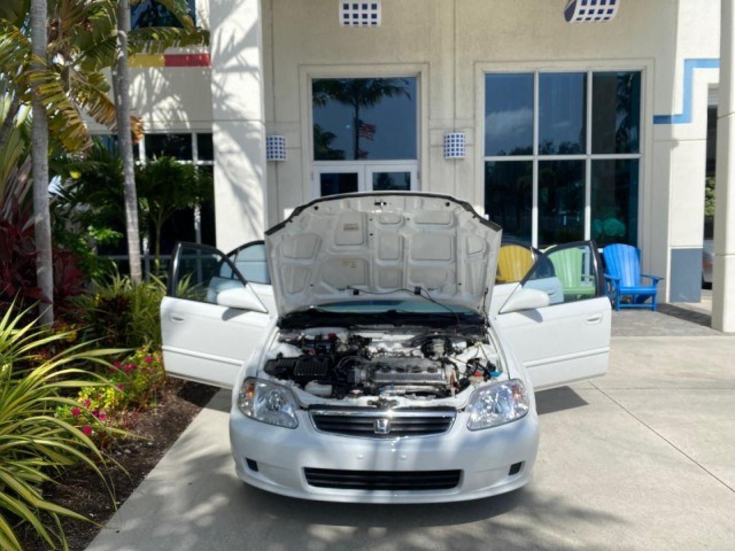 2000 Taffeta White /Gray Honda Civic EX LOW MILES 45,406 (1HGEJ8642YL) with an 1.6L SOHC VTEC 16-Valve I4 Engine engine, Automatic transmission, located at 4701 North Dixie Hwy, Pompano Beach, FL, 33064, (954) 422-2889, 26.240938, -80.123474 - OUR WEBPAGE FLORIDACARS1.COM HAS OVER 100 PHOTOS AND FREE CARFAX LINK 2000 Honda Civic EX Sedan 4 DR 1.6L I4 F 16V Gasoline 35 MPG Front Wheel Drive Features ABS Brakes Air Conditioning AM/FM Stereo Automatic Transmission CD Audio Cruise Control Power Locks Power Mirrors Power Windows Rear Defroster- Photo#16