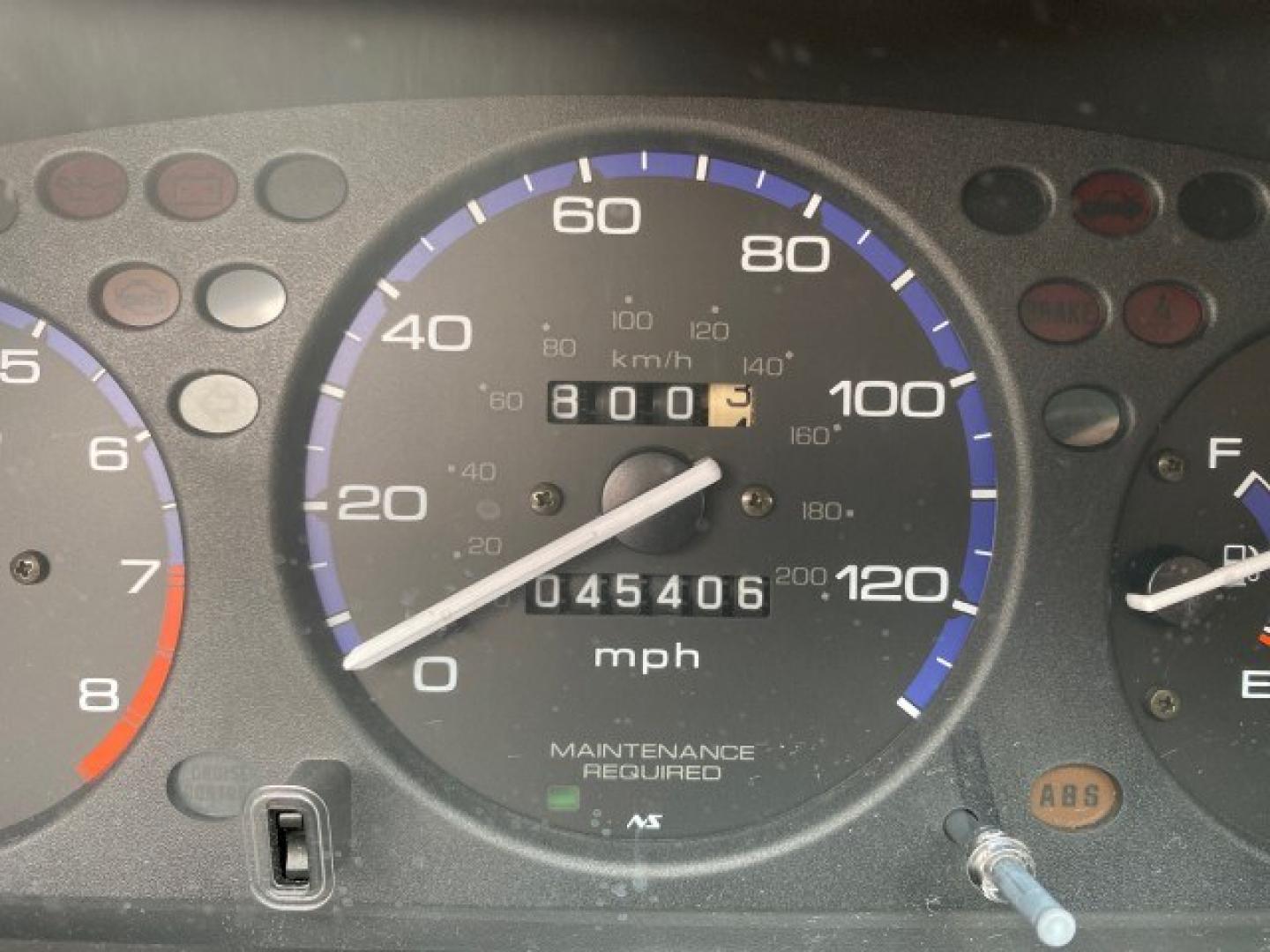 2000 Taffeta White /Gray Honda Civic EX LOW MILES 45,406 (1HGEJ8642YL) with an 1.6L SOHC VTEC 16-Valve I4 Engine engine, Automatic transmission, located at 4701 North Dixie Hwy, Pompano Beach, FL, 33064, (954) 422-2889, 26.240938, -80.123474 - OUR WEBPAGE FLORIDACARS1.COM HAS OVER 100 PHOTOS AND FREE CARFAX LINK 2000 Honda Civic EX Sedan 4 DR 1.6L I4 F 16V Gasoline 35 MPG Front Wheel Drive Features ABS Brakes Air Conditioning AM/FM Stereo Automatic Transmission CD Audio Cruise Control Power Locks Power Mirrors Power Windows Rear Defroster- Photo#18