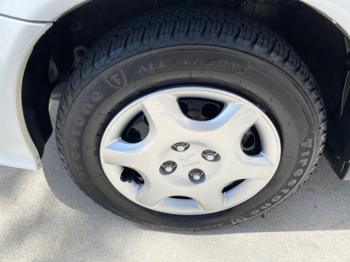 2000 Taffeta White /Gray Honda Civic EX LOW MILES 45,406 (1HGEJ8642YL) with an 1.6L SOHC VTEC 16-Valve I4 Engine engine, Automatic transmission, located at 4701 North Dixie Hwy, Pompano Beach, FL, 33064, (954) 422-2889, 26.240938, -80.123474 - OUR WEBPAGE FLORIDACARS1.COM HAS OVER 100 PHOTOS AND FREE CARFAX LINK 2000 Honda Civic EX Sedan 4 DR 1.6L I4 F 16V Gasoline 35 MPG Front Wheel Drive Features ABS Brakes Air Conditioning AM/FM Stereo Automatic Transmission CD Audio Cruise Control Power Locks Power Mirrors Power Windows Rear Defroster- Photo#19