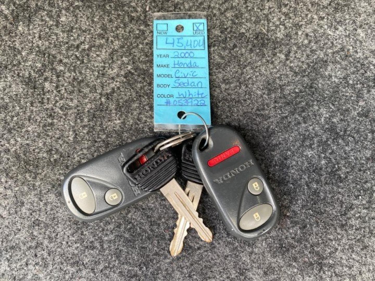 2000 Taffeta White /Gray Honda Civic EX LOW MILES 45,406 (1HGEJ8642YL) with an 1.6L SOHC VTEC 16-Valve I4 Engine engine, Automatic transmission, located at 4701 North Dixie Hwy, Pompano Beach, FL, 33064, (954) 422-2889, 26.240938, -80.123474 - OUR WEBPAGE FLORIDACARS1.COM HAS OVER 100 PHOTOS AND FREE CARFAX LINK 2000 Honda Civic EX Sedan 4 DR 1.6L I4 F 16V Gasoline 35 MPG Front Wheel Drive Features ABS Brakes Air Conditioning AM/FM Stereo Automatic Transmission CD Audio Cruise Control Power Locks Power Mirrors Power Windows Rear Defroster- Photo#23
