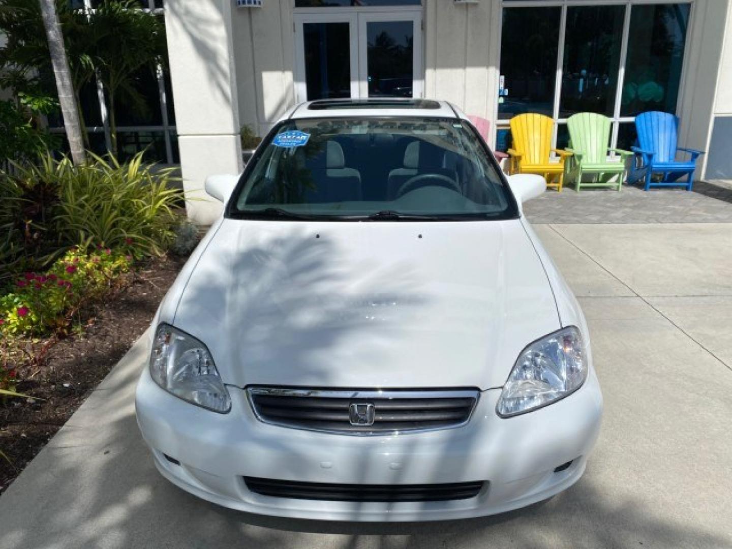2000 Taffeta White /Gray Honda Civic EX LOW MILES 45,406 (1HGEJ8642YL) with an 1.6L SOHC VTEC 16-Valve I4 Engine engine, Automatic transmission, located at 4701 North Dixie Hwy, Pompano Beach, FL, 33064, (954) 422-2889, 26.240938, -80.123474 - OUR WEBPAGE FLORIDACARS1.COM HAS OVER 100 PHOTOS AND FREE CARFAX LINK 2000 Honda Civic EX Sedan 4 DR 1.6L I4 F 16V Gasoline 35 MPG Front Wheel Drive Features ABS Brakes Air Conditioning AM/FM Stereo Automatic Transmission CD Audio Cruise Control Power Locks Power Mirrors Power Windows Rear Defroster- Photo#27