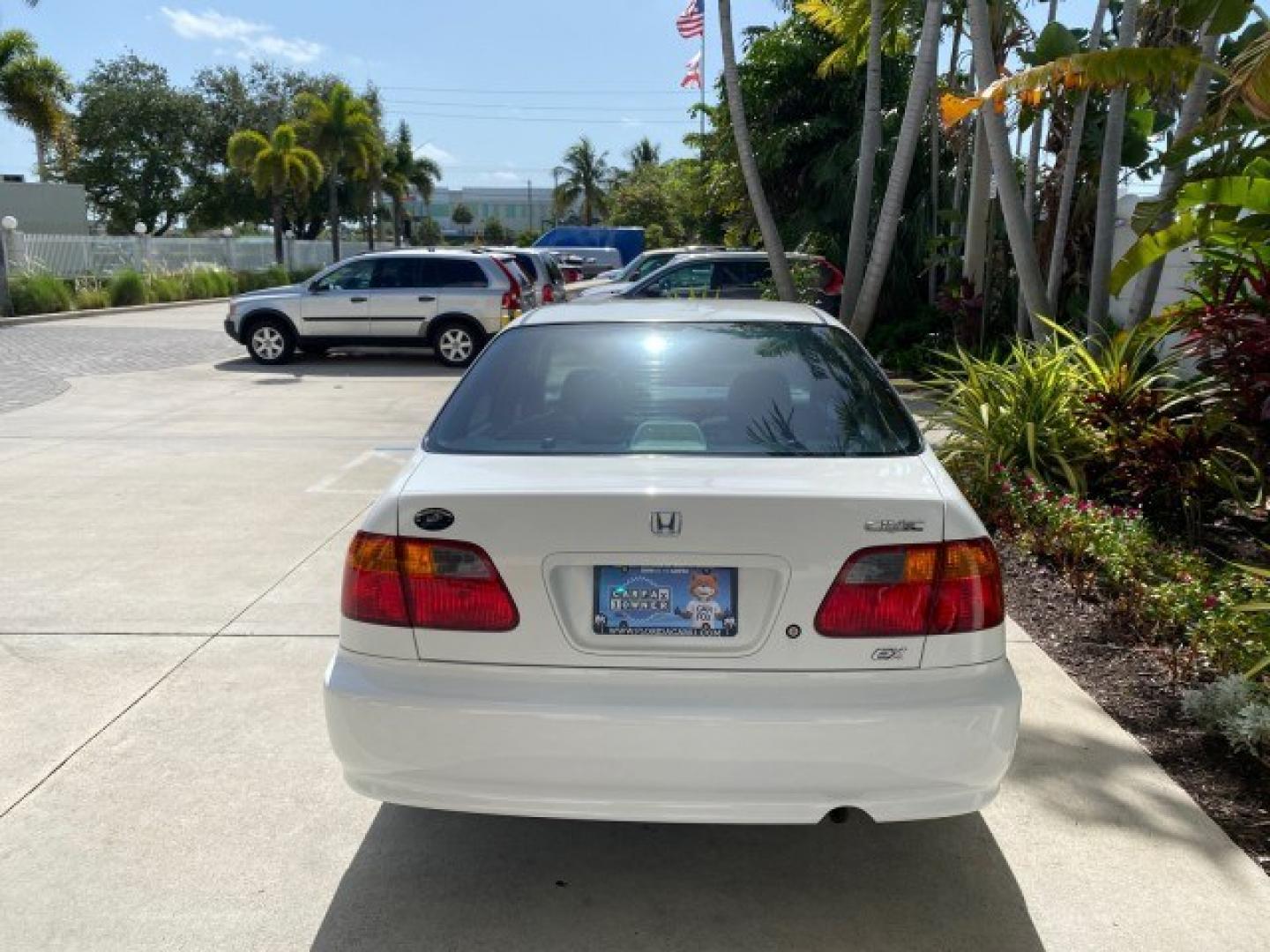 2000 Taffeta White /Gray Honda Civic EX LOW MILES 45,406 (1HGEJ8642YL) with an 1.6L SOHC VTEC 16-Valve I4 Engine engine, Automatic transmission, located at 4701 North Dixie Hwy, Pompano Beach, FL, 33064, (954) 422-2889, 26.240938, -80.123474 - OUR WEBPAGE FLORIDACARS1.COM HAS OVER 100 PHOTOS AND FREE CARFAX LINK 2000 Honda Civic EX Sedan 4 DR 1.6L I4 F 16V Gasoline 35 MPG Front Wheel Drive Features ABS Brakes Air Conditioning AM/FM Stereo Automatic Transmission CD Audio Cruise Control Power Locks Power Mirrors Power Windows Rear Defroster- Photo#34