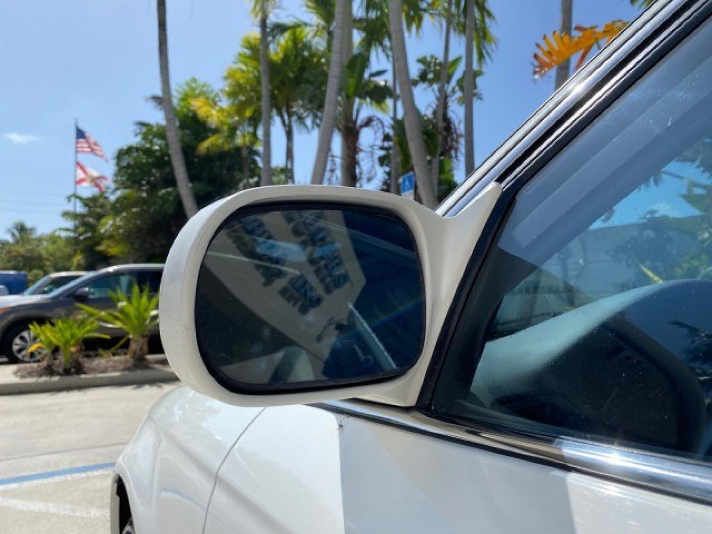 2000 Taffeta White /Gray Honda Civic EX LOW MILES 45,406 (1HGEJ8642YL) with an 1.6L SOHC VTEC 16-Valve I4 Engine engine, Automatic transmission, located at 4701 North Dixie Hwy, Pompano Beach, FL, 33064, (954) 422-2889, 26.240938, -80.123474 - OUR WEBPAGE FLORIDACARS1.COM HAS OVER 100 PHOTOS AND FREE CARFAX LINK 2000 Honda Civic EX Sedan 4 DR 1.6L I4 F 16V Gasoline 35 MPG Front Wheel Drive Features ABS Brakes Air Conditioning AM/FM Stereo Automatic Transmission CD Audio Cruise Control Power Locks Power Mirrors Power Windows Rear Defroster- Photo#38