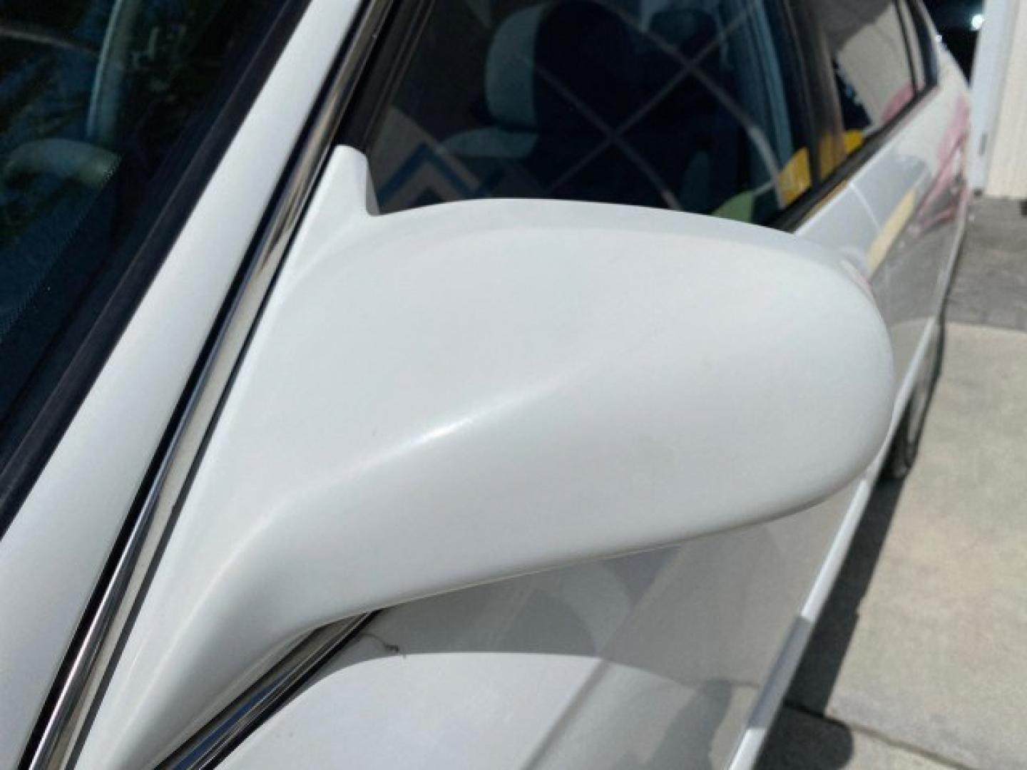 2000 Taffeta White /Gray Honda Civic EX LOW MILES 45,406 (1HGEJ8642YL) with an 1.6L SOHC VTEC 16-Valve I4 Engine engine, Automatic transmission, located at 4701 North Dixie Hwy, Pompano Beach, FL, 33064, (954) 422-2889, 26.240938, -80.123474 - OUR WEBPAGE FLORIDACARS1.COM HAS OVER 100 PHOTOS AND FREE CARFAX LINK 2000 Honda Civic EX Sedan 4 DR 1.6L I4 F 16V Gasoline 35 MPG Front Wheel Drive Features ABS Brakes Air Conditioning AM/FM Stereo Automatic Transmission CD Audio Cruise Control Power Locks Power Mirrors Power Windows Rear Defroster- Photo#39