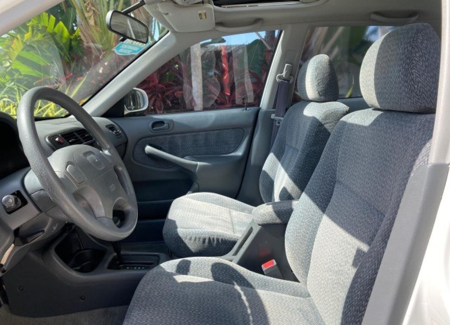 2000 Taffeta White /Gray Honda Civic EX LOW MILES 45,406 (1HGEJ8642YL) with an 1.6L SOHC VTEC 16-Valve I4 Engine engine, Automatic transmission, located at 4701 North Dixie Hwy, Pompano Beach, FL, 33064, (954) 422-2889, 26.240938, -80.123474 - OUR WEBPAGE FLORIDACARS1.COM HAS OVER 100 PHOTOS AND FREE CARFAX LINK 2000 Honda Civic EX Sedan 4 DR 1.6L I4 F 16V Gasoline 35 MPG Front Wheel Drive Features ABS Brakes Air Conditioning AM/FM Stereo Automatic Transmission CD Audio Cruise Control Power Locks Power Mirrors Power Windows Rear Defroster- Photo#41