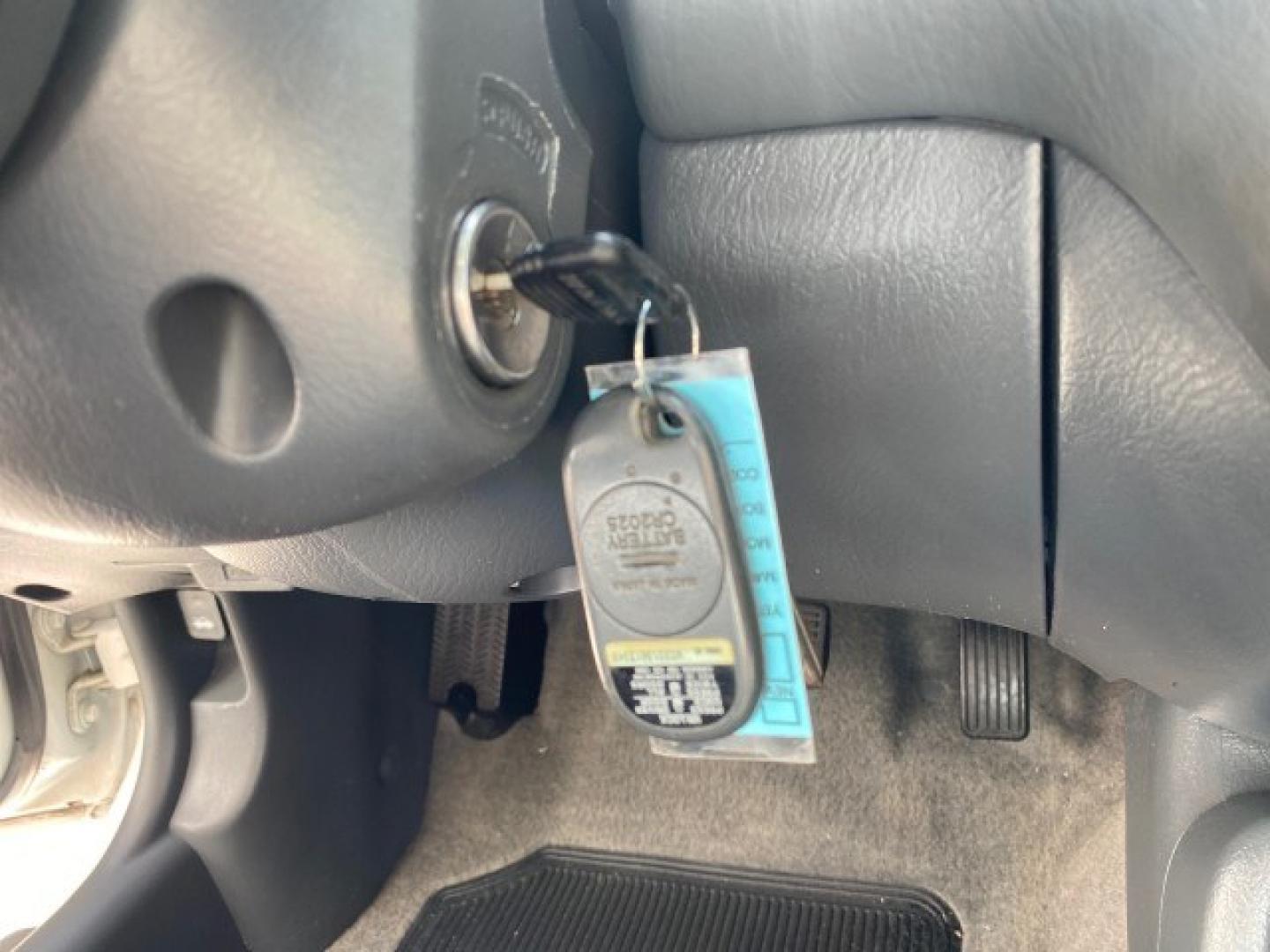 2000 Taffeta White /Gray Honda Civic EX LOW MILES 45,406 (1HGEJ8642YL) with an 1.6L SOHC VTEC 16-Valve I4 Engine engine, Automatic transmission, located at 4701 North Dixie Hwy, Pompano Beach, FL, 33064, (954) 422-2889, 26.240938, -80.123474 - OUR WEBPAGE FLORIDACARS1.COM HAS OVER 100 PHOTOS AND FREE CARFAX LINK 2000 Honda Civic EX Sedan 4 DR 1.6L I4 F 16V Gasoline 35 MPG Front Wheel Drive Features ABS Brakes Air Conditioning AM/FM Stereo Automatic Transmission CD Audio Cruise Control Power Locks Power Mirrors Power Windows Rear Defroster- Photo#55