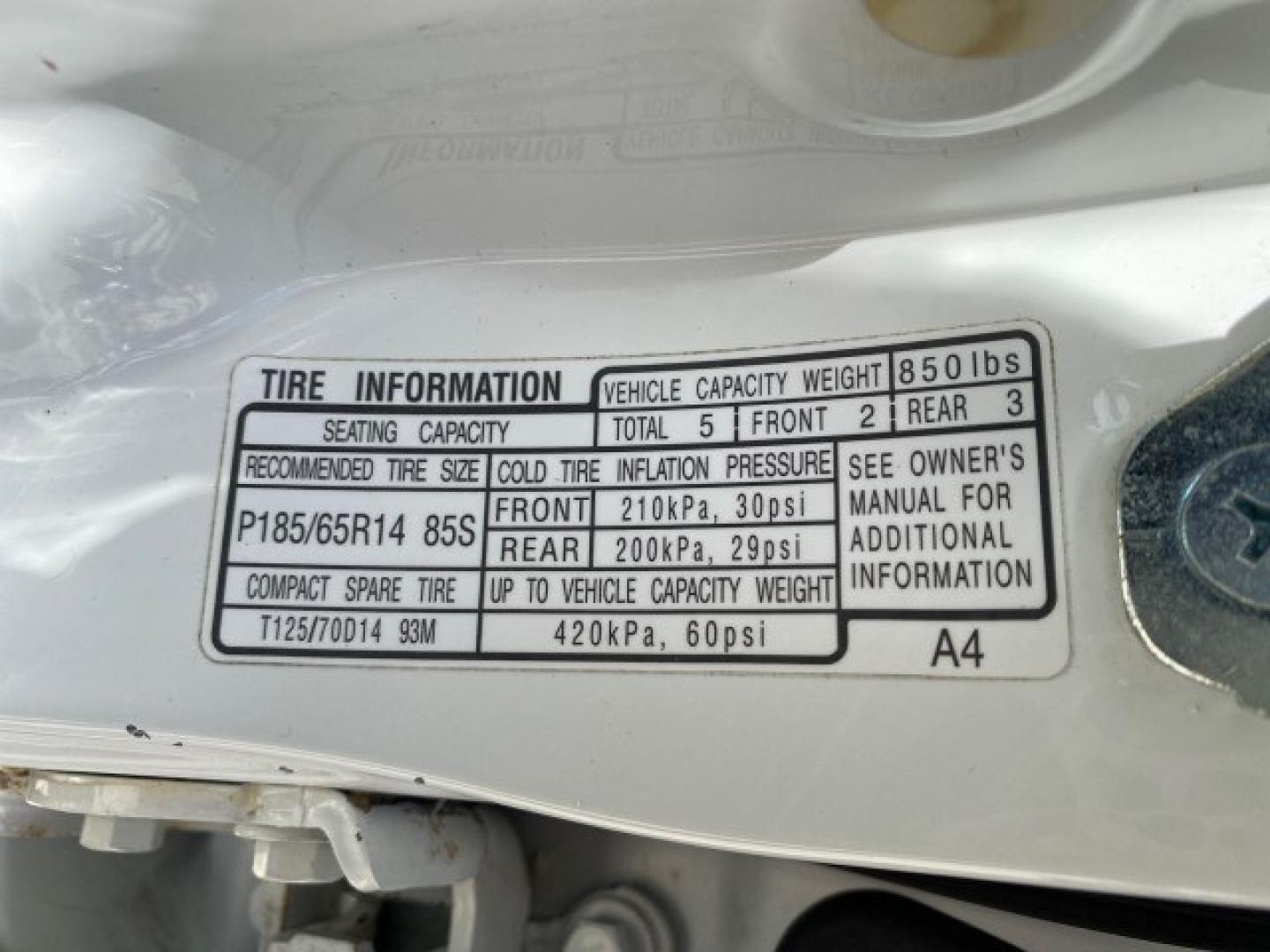 2000 Taffeta White /Gray Honda Civic EX LOW MILES 45,406 (1HGEJ8642YL) with an 1.6L SOHC VTEC 16-Valve I4 Engine engine, Automatic transmission, located at 4701 North Dixie Hwy, Pompano Beach, FL, 33064, (954) 422-2889, 26.240938, -80.123474 - OUR WEBPAGE FLORIDACARS1.COM HAS OVER 100 PHOTOS AND FREE CARFAX LINK 2000 Honda Civic EX Sedan 4 DR 1.6L I4 F 16V Gasoline 35 MPG Front Wheel Drive Features ABS Brakes Air Conditioning AM/FM Stereo Automatic Transmission CD Audio Cruise Control Power Locks Power Mirrors Power Windows Rear Defroster- Photo#73