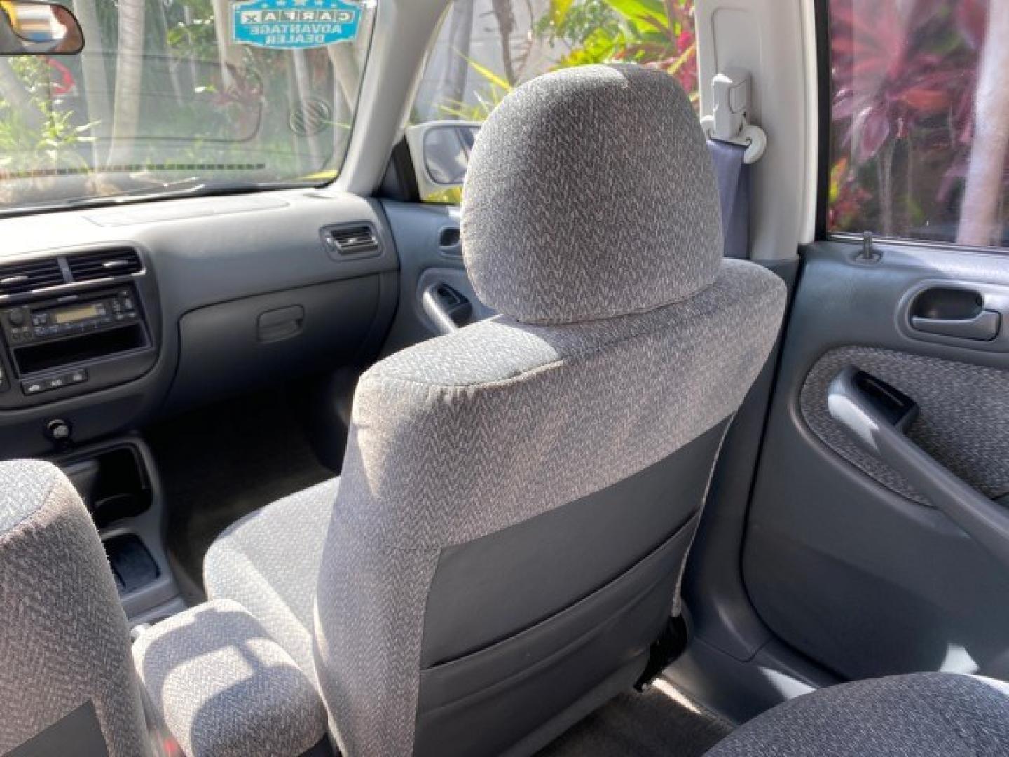 2000 Taffeta White /Gray Honda Civic EX LOW MILES 45,406 (1HGEJ8642YL) with an 1.6L SOHC VTEC 16-Valve I4 Engine engine, Automatic transmission, located at 4701 North Dixie Hwy, Pompano Beach, FL, 33064, (954) 422-2889, 26.240938, -80.123474 - OUR WEBPAGE FLORIDACARS1.COM HAS OVER 100 PHOTOS AND FREE CARFAX LINK 2000 Honda Civic EX Sedan 4 DR 1.6L I4 F 16V Gasoline 35 MPG Front Wheel Drive Features ABS Brakes Air Conditioning AM/FM Stereo Automatic Transmission CD Audio Cruise Control Power Locks Power Mirrors Power Windows Rear Defroster- Photo#86
