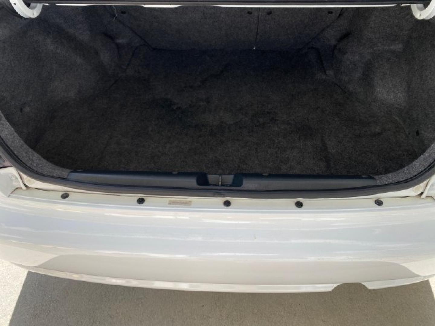 2000 Taffeta White /Gray Honda Civic EX LOW MILES 45,406 (1HGEJ8642YL) with an 1.6L SOHC VTEC 16-Valve I4 Engine engine, Automatic transmission, located at 4701 North Dixie Hwy, Pompano Beach, FL, 33064, (954) 422-2889, 26.240938, -80.123474 - OUR WEBPAGE FLORIDACARS1.COM HAS OVER 100 PHOTOS AND FREE CARFAX LINK 2000 Honda Civic EX Sedan 4 DR 1.6L I4 F 16V Gasoline 35 MPG Front Wheel Drive Features ABS Brakes Air Conditioning AM/FM Stereo Automatic Transmission CD Audio Cruise Control Power Locks Power Mirrors Power Windows Rear Defroster- Photo#98