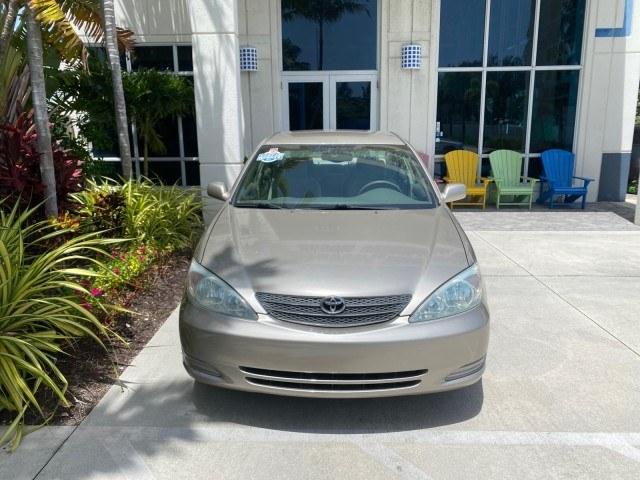 2004 Desert Sand Mica /Stone Toyota Camry LE LOW MILES 58,925 1 OWNER (4T1BE32K04U) with an 2.4L DOHC MPFI Vvti 16-Valve 4-Cyl Engine engine, Automatic transmission, located at 4701 North Dixie Hwy, Pompano Beach, FL, 33064, (954) 422-2889, 26.240938, -80.123474 - OUR WEBPAGE FLORIDACARS1.COM HAS OVER 100 PHOTOS AND FREE CARFAX LINK 2004 Toyota Camry LE 1 OWNER Sedan 4 DR 2.4L I4 F DOHC 16V Gasoline 32 MPG Front Wheel Drive Features Air Conditioning AM/FM Stereo Automatic Transmission Cassette Player CD Audio Cloth Seats Cruise Control Power Locks Power Mirro- Photo#26