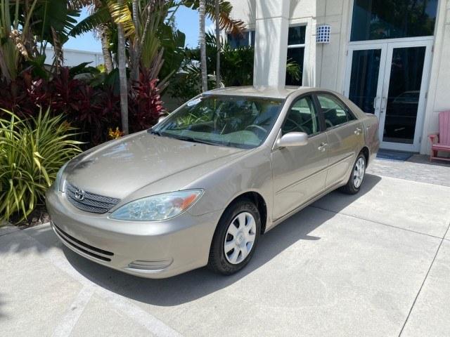 2004 Desert Sand Mica /Stone Toyota Camry LE LOW MILES 58,925 1 OWNER (4T1BE32K04U) with an 2.4L DOHC MPFI Vvti 16-Valve 4-Cyl Engine engine, Automatic transmission, located at 4701 North Dixie Hwy, Pompano Beach, FL, 33064, (954) 422-2889, 26.240938, -80.123474 - OUR WEBPAGE FLORIDACARS1.COM HAS OVER 100 PHOTOS AND FREE CARFAX LINK 2004 Toyota Camry LE 1 OWNER Sedan 4 DR 2.4L I4 F DOHC 16V Gasoline 32 MPG Front Wheel Drive Features Air Conditioning AM/FM Stereo Automatic Transmission Cassette Player CD Audio Cloth Seats Cruise Control Power Locks Power Mirro- Photo#28