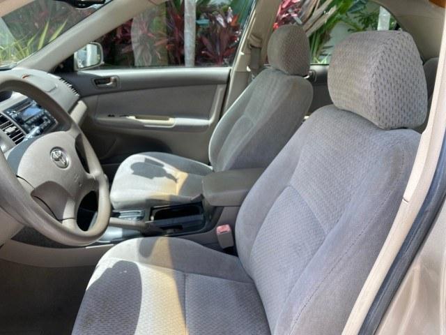2004 Desert Sand Mica /Stone Toyota Camry LE LOW MILES 58,925 1 OWNER (4T1BE32K04U) with an 2.4L DOHC MPFI Vvti 16-Valve 4-Cyl Engine engine, Automatic transmission, located at 4701 North Dixie Hwy, Pompano Beach, FL, 33064, (954) 422-2889, 26.240938, -80.123474 - OUR WEBPAGE FLORIDACARS1.COM HAS OVER 100 PHOTOS AND FREE CARFAX LINK 2004 Toyota Camry LE 1 OWNER Sedan 4 DR 2.4L I4 F DOHC 16V Gasoline 32 MPG Front Wheel Drive Features Air Conditioning AM/FM Stereo Automatic Transmission Cassette Player CD Audio Cloth Seats Cruise Control Power Locks Power Mirro- Photo#41