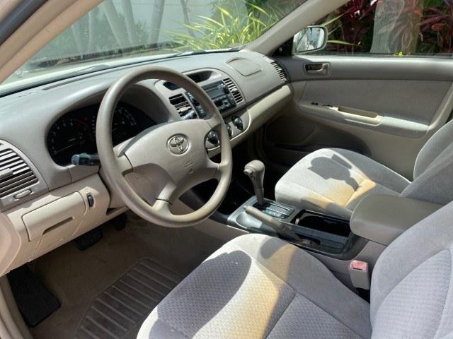 2004 Desert Sand Mica /Stone Toyota Camry LE LOW MILES 58,925 1 OWNER (4T1BE32K04U) with an 2.4L DOHC MPFI Vvti 16-Valve 4-Cyl Engine engine, Automatic transmission, located at 4701 North Dixie Hwy, Pompano Beach, FL, 33064, (954) 422-2889, 26.240938, -80.123474 - OUR WEBPAGE FLORIDACARS1.COM HAS OVER 100 PHOTOS AND FREE CARFAX LINK 2004 Toyota Camry LE 1 OWNER Sedan 4 DR 2.4L I4 F DOHC 16V Gasoline 32 MPG Front Wheel Drive Features Air Conditioning AM/FM Stereo Automatic Transmission Cassette Player CD Audio Cloth Seats Cruise Control Power Locks Power Mirro- Photo#44