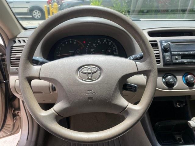 2004 Desert Sand Mica /Stone Toyota Camry LE LOW MILES 58,925 1 OWNER (4T1BE32K04U) with an 2.4L DOHC MPFI Vvti 16-Valve 4-Cyl Engine engine, Automatic transmission, located at 4701 North Dixie Hwy, Pompano Beach, FL, 33064, (954) 422-2889, 26.240938, -80.123474 - OUR WEBPAGE FLORIDACARS1.COM HAS OVER 100 PHOTOS AND FREE CARFAX LINK 2004 Toyota Camry LE 1 OWNER Sedan 4 DR 2.4L I4 F DOHC 16V Gasoline 32 MPG Front Wheel Drive Features Air Conditioning AM/FM Stereo Automatic Transmission Cassette Player CD Audio Cloth Seats Cruise Control Power Locks Power Mirro- Photo#46
