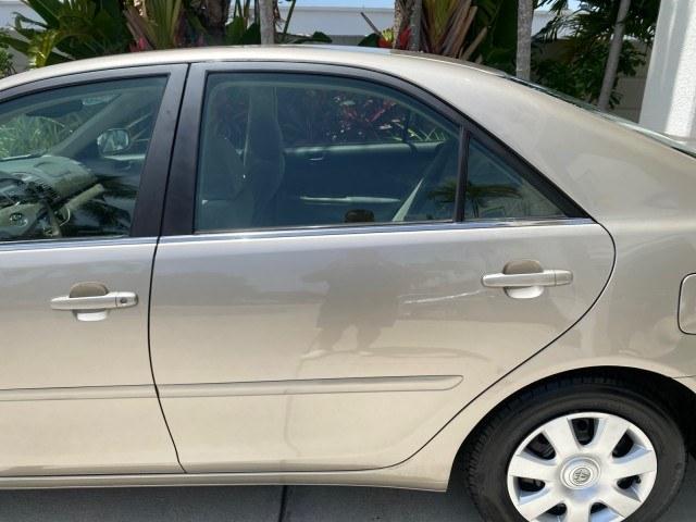 2004 Desert Sand Mica /Stone Toyota Camry LE LOW MILES 58,925 1 OWNER (4T1BE32K04U) with an 2.4L DOHC MPFI Vvti 16-Valve 4-Cyl Engine engine, Automatic transmission, located at 4701 North Dixie Hwy, Pompano Beach, FL, 33064, (954) 422-2889, 26.240938, -80.123474 - OUR WEBPAGE FLORIDACARS1.COM HAS OVER 100 PHOTOS AND FREE CARFAX LINK 2004 Toyota Camry LE 1 OWNER Sedan 4 DR 2.4L I4 F DOHC 16V Gasoline 32 MPG Front Wheel Drive Features Air Conditioning AM/FM Stereo Automatic Transmission Cassette Player CD Audio Cloth Seats Cruise Control Power Locks Power Mirro- Photo#68