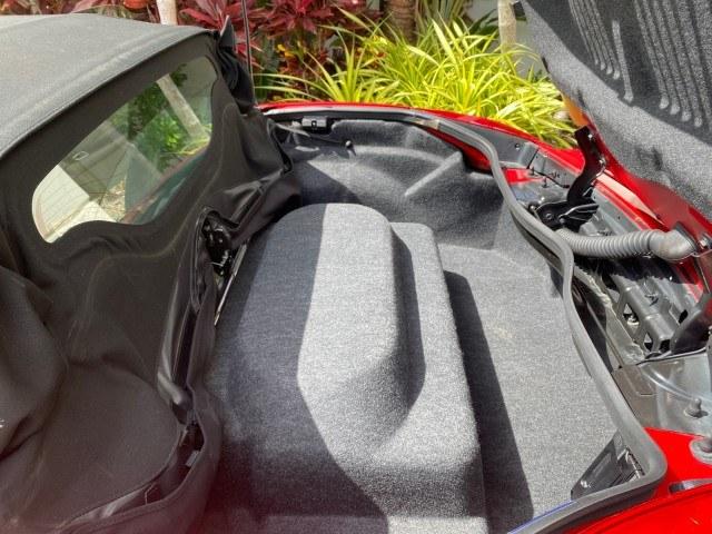 2007 Aggressive (Victory Red) /Ebony Pontiac Solstice LOW MILES 38,147 5SPD AC (1G2MB35B77Y) with an Ecotec 2.4L VVT DOHC 4-Cyl SFI Aluminum Engine engine, Manual transmission, located at 4701 North Dixie Hwy, Pompano Beach, FL, 33064, (954) 422-2889, 26.240938, -80.123474 - OUR WEBPAGE FLORIDACARS1.COM HAS OVER 100 PHOTOS AND FREE CARFAX LINK 2007 Pontiac Solstice Convertible 2.4L I4 F DOHC Gasoline 28 MPG Rear Wheel Drive Features Air Conditioning Alloy Wheels AM/FM Stereo Auxiliary Audio Input CD Audio Cruise Control Leather Seats Manual Transmission Power Locks Powe- Photo#14