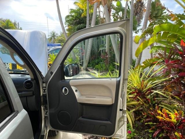 2004 Bright Silver Metallic /Taupe Jeep Liberty Limited 1 OWNER SUNROOF (1J4GK58K24W) with an 3.7L DOHC V6 Power Tech Engine engine, Automatic transmission, located at 4701 North Dixie Hwy, Pompano Beach, FL, 33064, (954) 422-2889, 26.240938, -80.123474 - OUR WEBPAGE FLORIDACARS1.COM HAS OVER 100 PHOTOS AND FREE CARFAX LINK 2004 Jeep Liberty Limited 1 OWNER 4 Door Wagon/Sport Utility 3.7L V6 F Gasoline 23 MPG Rear Wheel Drive Features Air Conditioning Alloy Wheels AM/FM Stereo Automatic Transmission CD Audio Cloth Seats Cruise Control Power Locks Pow- Photo#11