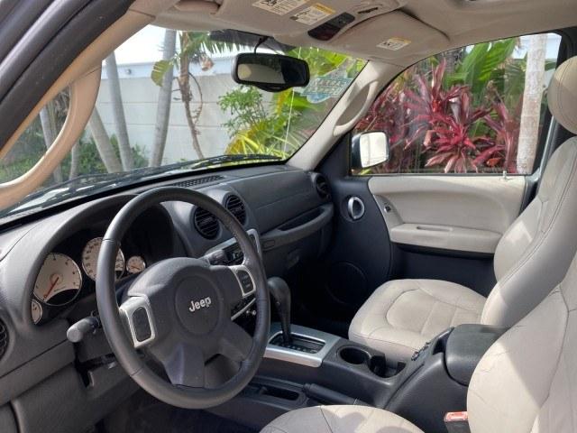 2004 Bright Silver Metallic /Taupe Jeep Liberty Limited 1 OWNER SUNROOF (1J4GK58K24W) with an 3.7L DOHC V6 Power Tech Engine engine, Automatic transmission, located at 4701 North Dixie Hwy, Pompano Beach, FL, 33064, (954) 422-2889, 26.240938, -80.123474 - OUR WEBPAGE FLORIDACARS1.COM HAS OVER 100 PHOTOS AND FREE CARFAX LINK 2004 Jeep Liberty Limited 1 OWNER 4 Door Wagon/Sport Utility 3.7L V6 F Gasoline 23 MPG Rear Wheel Drive Features Air Conditioning Alloy Wheels AM/FM Stereo Automatic Transmission CD Audio Cloth Seats Cruise Control Power Locks Pow- Photo#45