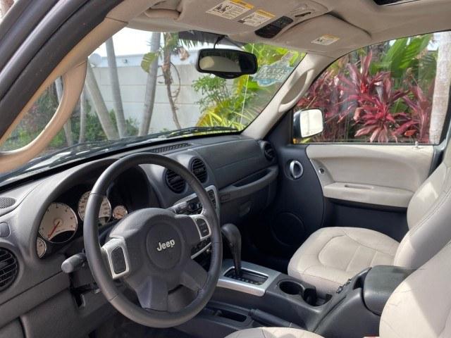 2004 Bright Silver Metallic /Taupe Jeep Liberty Limited 1 OWNER SUNROOF (1J4GK58K24W) with an 3.7L DOHC V6 Power Tech Engine engine, Automatic transmission, located at 4701 North Dixie Hwy, Pompano Beach, FL, 33064, (954) 422-2889, 26.240938, -80.123474 - OUR WEBPAGE FLORIDACARS1.COM HAS OVER 100 PHOTOS AND FREE CARFAX LINK 2004 Jeep Liberty Limited 1 OWNER 4 Door Wagon/Sport Utility 3.7L V6 F Gasoline 23 MPG Rear Wheel Drive Features Air Conditioning Alloy Wheels AM/FM Stereo Automatic Transmission CD Audio Cloth Seats Cruise Control Power Locks Pow- Photo#46