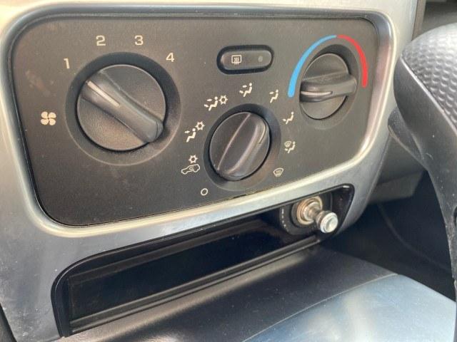 2004 Bright Silver Metallic /Taupe Jeep Liberty Limited 1 OWNER SUNROOF (1J4GK58K24W) with an 3.7L DOHC V6 Power Tech Engine engine, Automatic transmission, located at 4701 North Dixie Hwy, Pompano Beach, FL, 33064, (954) 422-2889, 26.240938, -80.123474 - OUR WEBPAGE FLORIDACARS1.COM HAS OVER 100 PHOTOS AND FREE CARFAX LINK 2004 Jeep Liberty Limited 1 OWNER 4 Door Wagon/Sport Utility 3.7L V6 F Gasoline 23 MPG Rear Wheel Drive Features Air Conditioning Alloy Wheels AM/FM Stereo Automatic Transmission CD Audio Cloth Seats Cruise Control Power Locks Pow- Photo#61