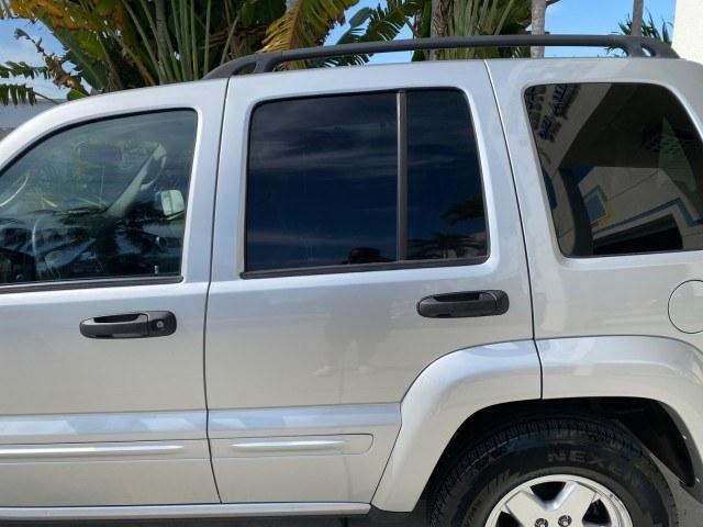 2004 Bright Silver Metallic /Taupe Jeep Liberty Limited 1 OWNER SUNROOF (1J4GK58K24W) with an 3.7L DOHC V6 Power Tech Engine engine, Automatic transmission, located at 4701 North Dixie Hwy, Pompano Beach, FL, 33064, (954) 422-2889, 26.240938, -80.123474 - OUR WEBPAGE FLORIDACARS1.COM HAS OVER 100 PHOTOS AND FREE CARFAX LINK 2004 Jeep Liberty Limited 1 OWNER 4 Door Wagon/Sport Utility 3.7L V6 F Gasoline 23 MPG Rear Wheel Drive Features Air Conditioning Alloy Wheels AM/FM Stereo Automatic Transmission CD Audio Cloth Seats Cruise Control Power Locks Pow- Photo#76