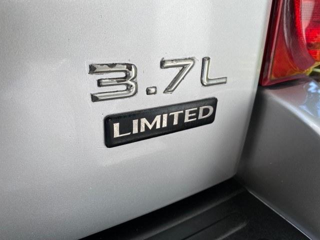 2004 Bright Silver Metallic /Taupe Jeep Liberty Limited 1 OWNER SUNROOF (1J4GK58K24W) with an 3.7L DOHC V6 Power Tech Engine engine, Automatic transmission, located at 4701 North Dixie Hwy, Pompano Beach, FL, 33064, (954) 422-2889, 26.240938, -80.123474 - OUR WEBPAGE FLORIDACARS1.COM HAS OVER 100 PHOTOS AND FREE CARFAX LINK 2004 Jeep Liberty Limited 1 OWNER 4 Door Wagon/Sport Utility 3.7L V6 F Gasoline 23 MPG Rear Wheel Drive Features Air Conditioning Alloy Wheels AM/FM Stereo Automatic Transmission CD Audio Cloth Seats Cruise Control Power Locks Pow- Photo#99