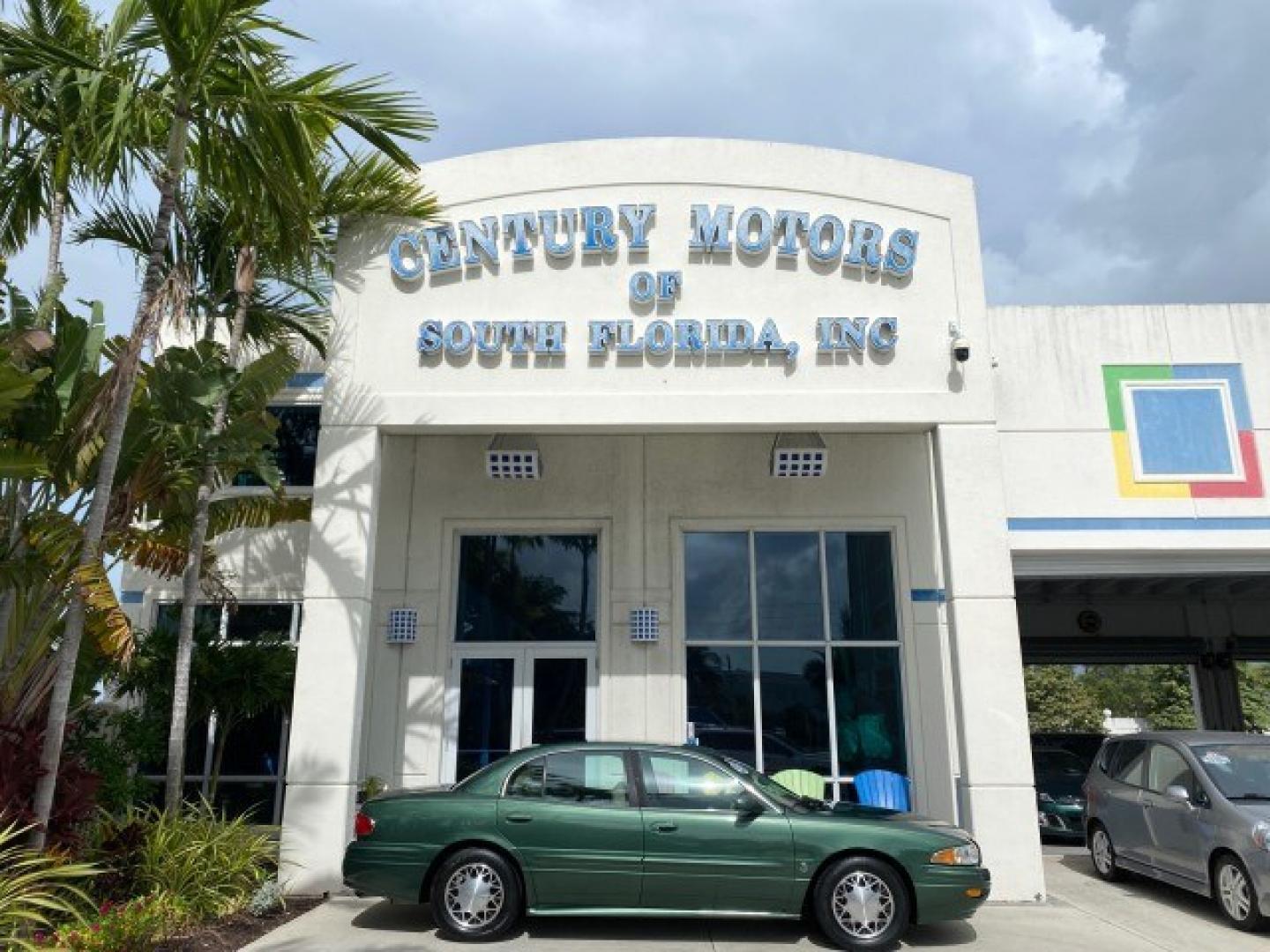 2003 Jade Green Metallic /Taupe Buick LeSabre Custom 1 OWNER LEATHER LOW MILES 89,057 (1G4HP52K13U) with an 3.8L 3800 V6 SFI Engine engine, Automatic transmission, located at 4701 North Dixie Hwy, Pompano Beach, FL, 33064, (954) 422-2889, 26.240938, -80.123474 - OUR WEBPAGE FLORIDACARS1.COM HAS OVER 100 PHOTOS AND FREE CARFAX LINK 2003 Buick Lesabre Custom 1 OWNER Sedan 4 DR 3.8L V6 F 12V Gasoline 29 MPG Front Wheel Drive Features ABS Brakes Air Conditioning Alloy Wheels AM/FM Stereo Automatic Transmission CD Audio Cruise Control Leather Seats Power Locks P- Photo#0