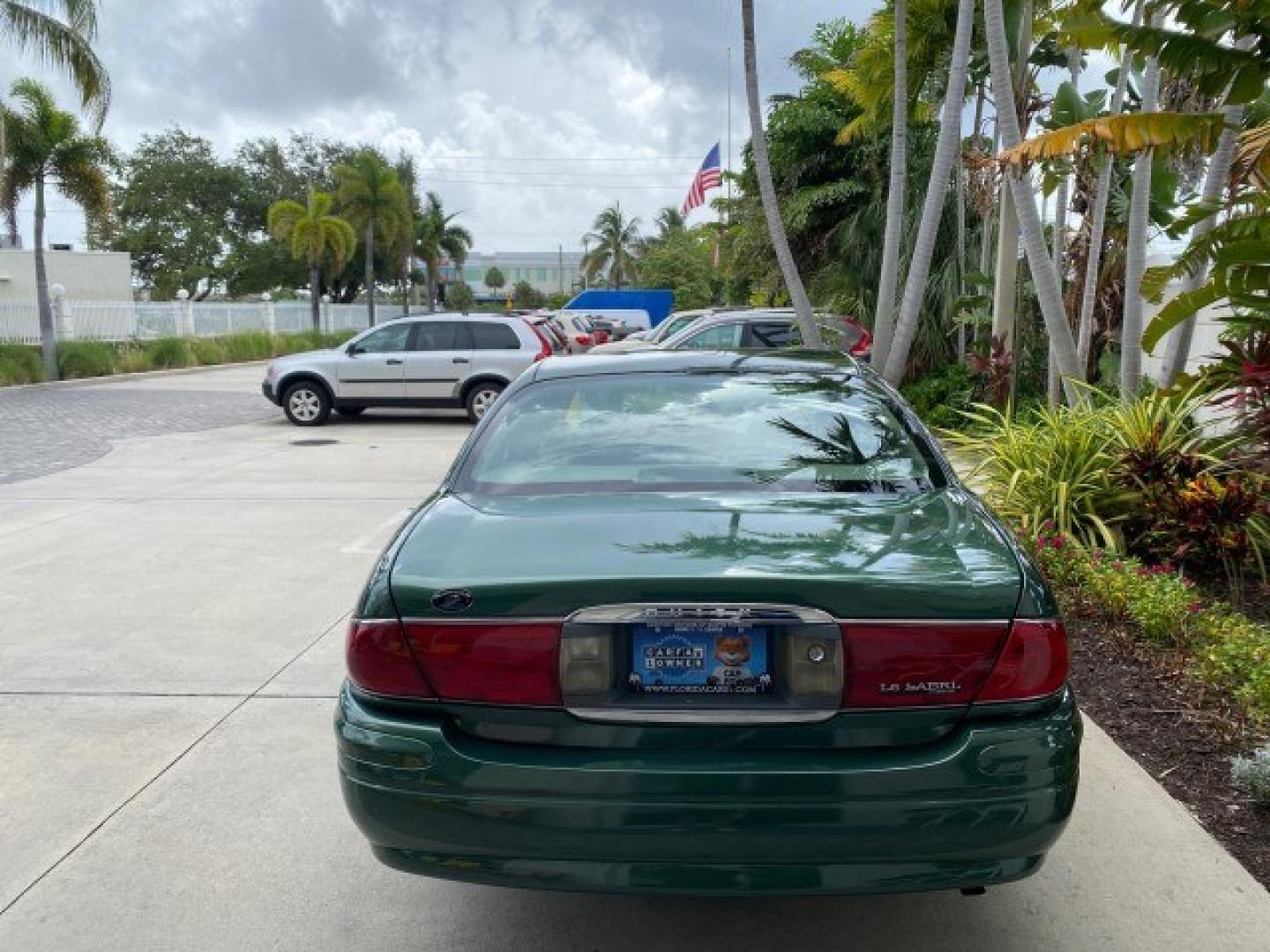 2003 Jade Green Metallic /Taupe Buick LeSabre Custom 1 OWNER LEATHER LOW MILES 89,057 (1G4HP52K13U) with an 3.8L 3800 V6 SFI Engine engine, Automatic transmission, located at 4701 North Dixie Hwy, Pompano Beach, FL, 33064, (954) 422-2889, 26.240938, -80.123474 - OUR WEBPAGE FLORIDACARS1.COM HAS OVER 100 PHOTOS AND FREE CARFAX LINK 2003 Buick Lesabre Custom 1 OWNER Sedan 4 DR 3.8L V6 F 12V Gasoline 29 MPG Front Wheel Drive Features ABS Brakes Air Conditioning Alloy Wheels AM/FM Stereo Automatic Transmission CD Audio Cruise Control Leather Seats Power Locks P- Photo#34