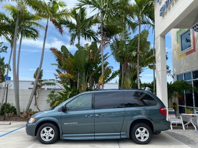 2007 Magnesium Pearl /Medium Slate Gray Dodge Grand Caravan SXT Braun Entervan (2D4GP44L97R) with an 3.8L OHV V6 Engine engine, Automatic transmission, located at 4701 North Dixie Hwy, Pompano Beach, FL, 33064, (954) 422-2889, 26.240938, -80.123474 - OUR WEBPAGE FLORIDACARS1.COM HAS OVER 100 PHOTOS AND FREE CARFAX LINK 2007 Dodge Grand Caravan SXT Van 3.8L V6 F Gasoline 25 MPG Front Wheel Drive Features ABS Brakes Air Conditioning Alloy Wheels AM/FM Stereo Automatic Transmission CD Audio Cloth Seats Cruise Control Power Locks Power Mirrors Power- Photo#4