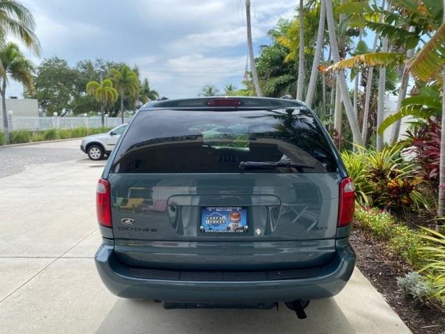 2007 Magnesium Pearl /Medium Slate Gray Dodge Grand Caravan SXT Braun Entervan (2D4GP44L97R) with an 3.8L OHV V6 Engine engine, Automatic transmission, located at 4701 North Dixie Hwy, Pompano Beach, FL, 33064, (954) 422-2889, 26.240938, -80.123474 - OUR WEBPAGE FLORIDACARS1.COM HAS OVER 100 PHOTOS AND FREE CARFAX LINK 2007 Dodge Grand Caravan SXT Van 3.8L V6 F Gasoline 25 MPG Front Wheel Drive Features ABS Brakes Air Conditioning Alloy Wheels AM/FM Stereo Automatic Transmission CD Audio Cloth Seats Cruise Control Power Locks Power Mirrors Power- Photo#6