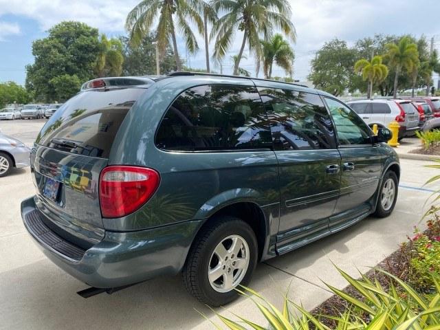 2007 Magnesium Pearl /Medium Slate Gray Dodge Grand Caravan SXT Braun Entervan (2D4GP44L97R) with an 3.8L OHV V6 Engine engine, Automatic transmission, located at 4701 North Dixie Hwy, Pompano Beach, FL, 33064, (954) 422-2889, 26.240938, -80.123474 - OUR WEBPAGE FLORIDACARS1.COM HAS OVER 100 PHOTOS AND FREE CARFAX LINK 2007 Dodge Grand Caravan SXT Van 3.8L V6 F Gasoline 25 MPG Front Wheel Drive Features ABS Brakes Air Conditioning Alloy Wheels AM/FM Stereo Automatic Transmission CD Audio Cloth Seats Cruise Control Power Locks Power Mirrors Power- Photo#7