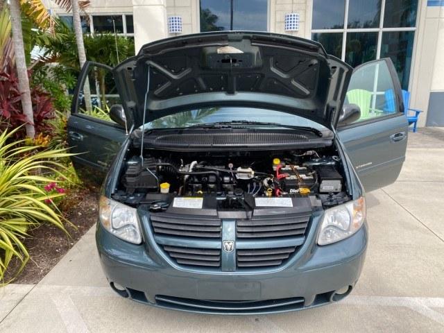 2007 Magnesium Pearl /Medium Slate Gray Dodge Grand Caravan SXT Braun Entervan (2D4GP44L97R) with an 3.8L OHV V6 Engine engine, Automatic transmission, located at 4701 North Dixie Hwy, Pompano Beach, FL, 33064, (954) 422-2889, 26.240938, -80.123474 - OUR WEBPAGE FLORIDACARS1.COM HAS OVER 100 PHOTOS AND FREE CARFAX LINK 2007 Dodge Grand Caravan SXT Van 3.8L V6 F Gasoline 25 MPG Front Wheel Drive Features ABS Brakes Air Conditioning Alloy Wheels AM/FM Stereo Automatic Transmission CD Audio Cloth Seats Cruise Control Power Locks Power Mirrors Power- Photo#17