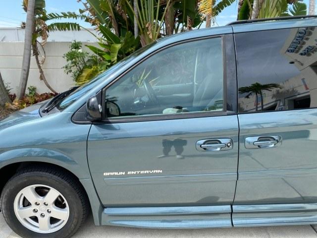 2007 Magnesium Pearl /Medium Slate Gray Dodge Grand Caravan SXT Braun Entervan (2D4GP44L97R) with an 3.8L OHV V6 Engine engine, Automatic transmission, located at 4701 North Dixie Hwy, Pompano Beach, FL, 33064, (954) 422-2889, 26.240938, -80.123474 - OUR WEBPAGE FLORIDACARS1.COM HAS OVER 100 PHOTOS AND FREE CARFAX LINK 2007 Dodge Grand Caravan SXT Van 3.8L V6 F Gasoline 25 MPG Front Wheel Drive Features ABS Brakes Air Conditioning Alloy Wheels AM/FM Stereo Automatic Transmission CD Audio Cloth Seats Cruise Control Power Locks Power Mirrors Power- Photo#36