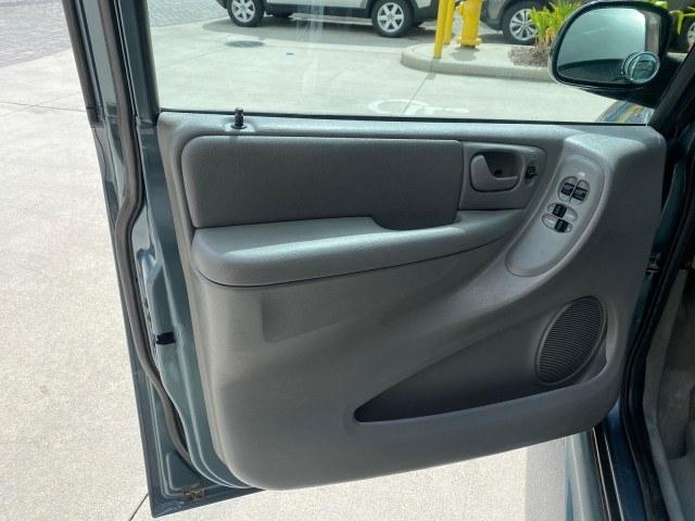 2007 Magnesium Pearl /Medium Slate Gray Dodge Grand Caravan SXT Braun Entervan (2D4GP44L97R) with an 3.8L OHV V6 Engine engine, Automatic transmission, located at 4701 North Dixie Hwy, Pompano Beach, FL, 33064, (954) 422-2889, 26.240938, -80.123474 - OUR WEBPAGE FLORIDACARS1.COM HAS OVER 100 PHOTOS AND FREE CARFAX LINK 2007 Dodge Grand Caravan SXT Van 3.8L V6 F Gasoline 25 MPG Front Wheel Drive Features ABS Brakes Air Conditioning Alloy Wheels AM/FM Stereo Automatic Transmission CD Audio Cloth Seats Cruise Control Power Locks Power Mirrors Power- Photo#41